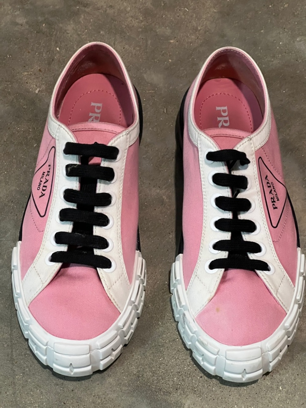Authentic Prada sneakers - Picture 7 of 9